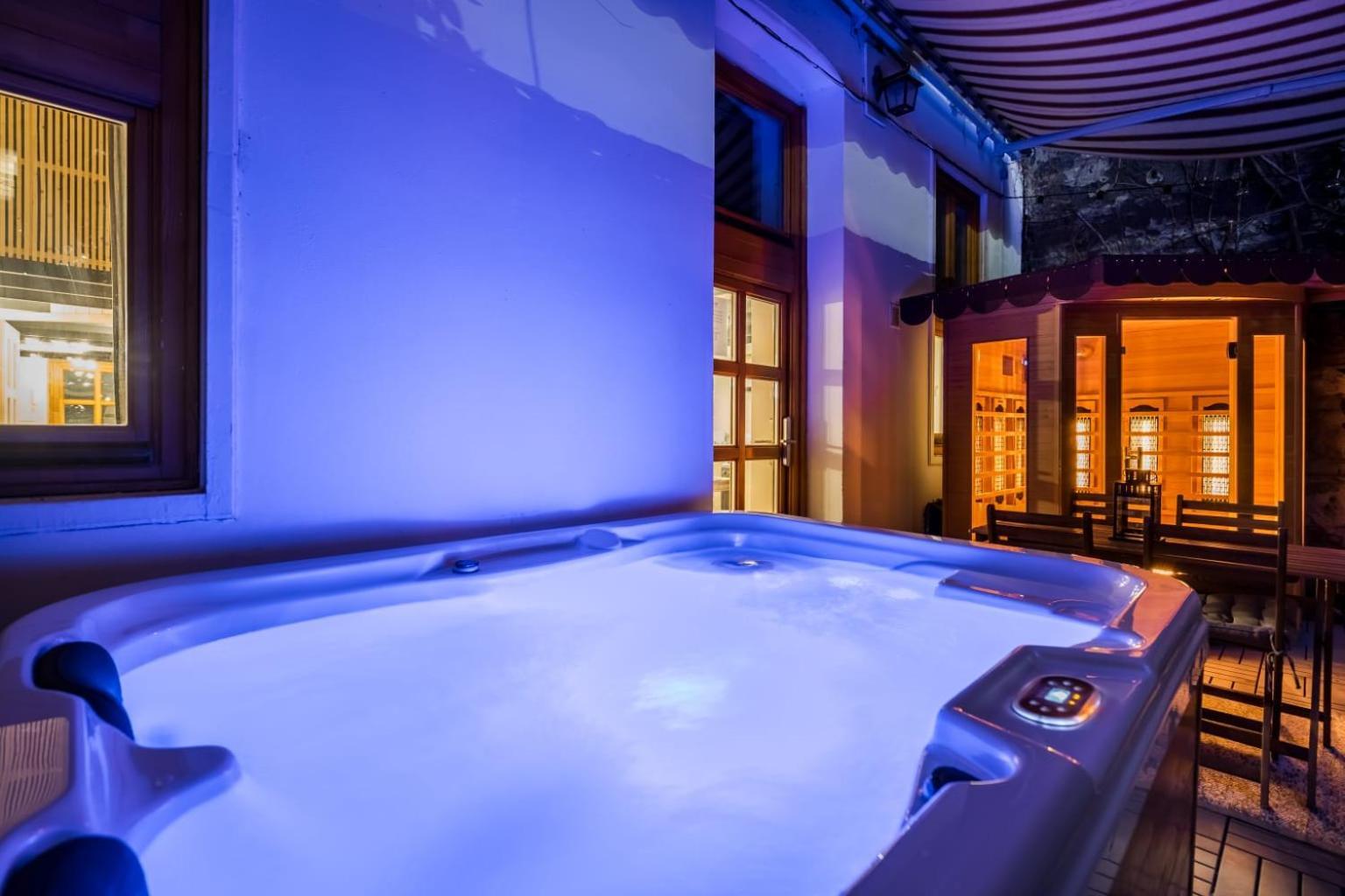 Wellness Wonderland: Garden, Sauna, Jacuzzi In Cbd บูดาเปสต์ ภายนอก รูปภาพ