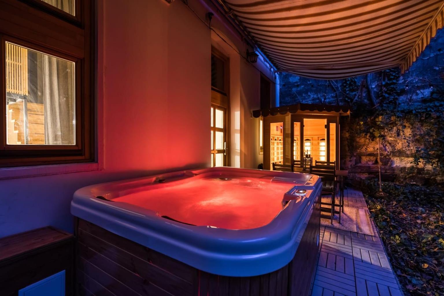 Wellness Wonderland: Garden, Sauna, Jacuzzi In Cbd บูดาเปสต์ ภายนอก รูปภาพ